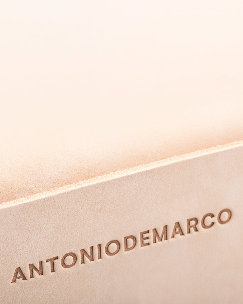 Mod. 021 in Nude Nubuck